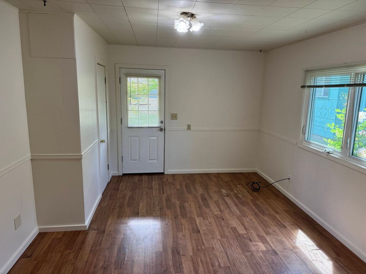 200 1/2 16th St - Photo 3 of 17