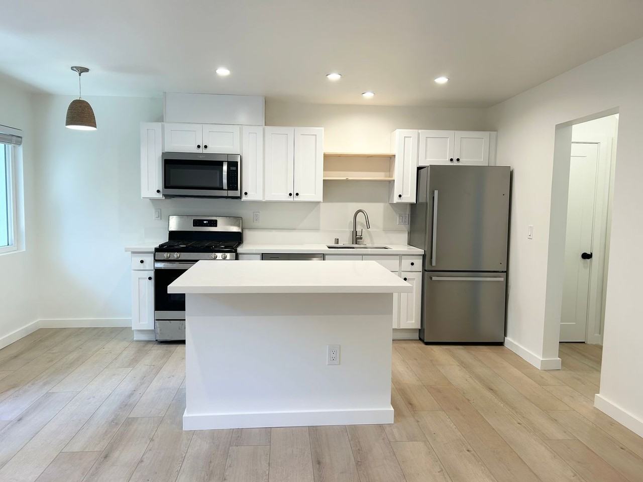 203 Ladera Street - Photo 3 of 34