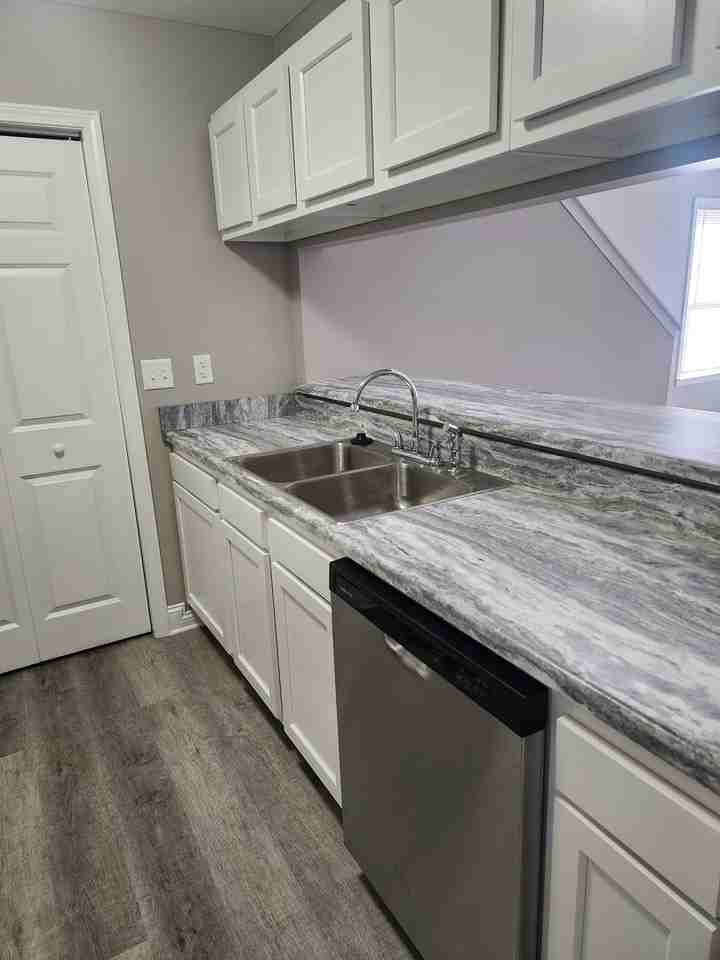 Kensington Court - Photo 2 of 11