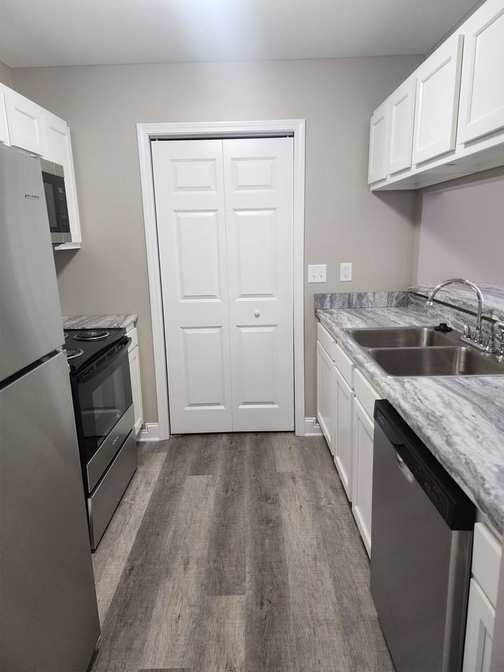 Kensington Court - Photo 3 of 11