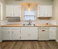 712 W University Ave - Photo 1 of 1