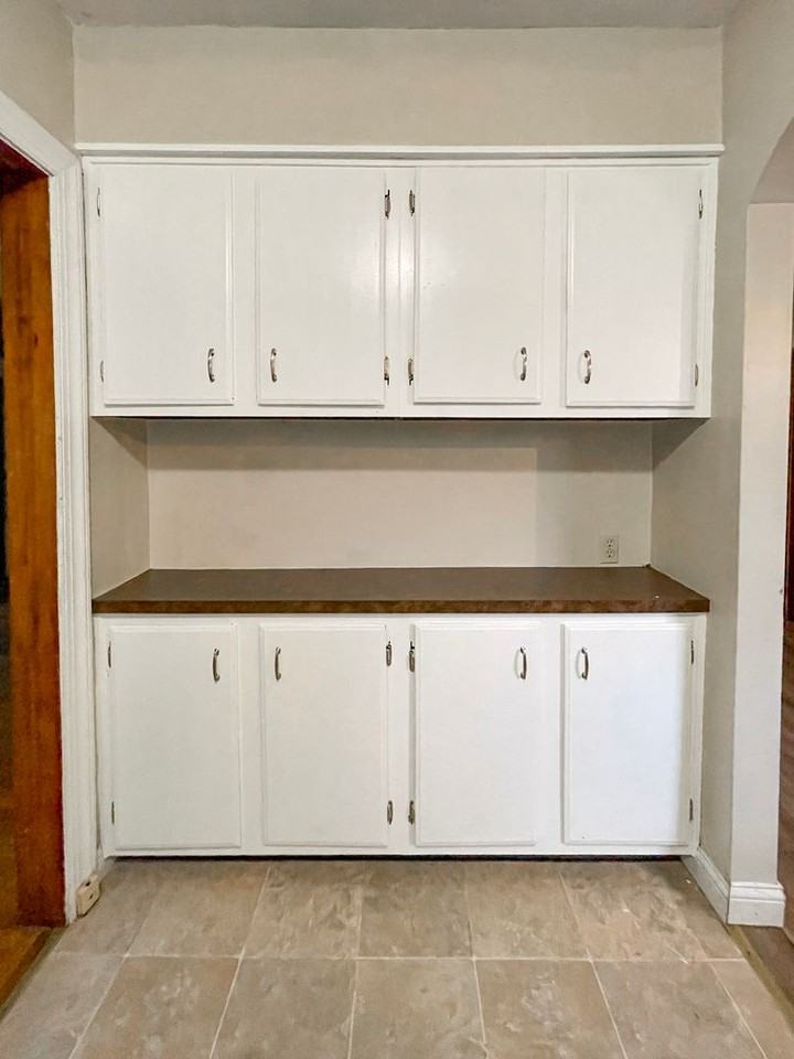 712 W University Ave - Photo 5 of 45