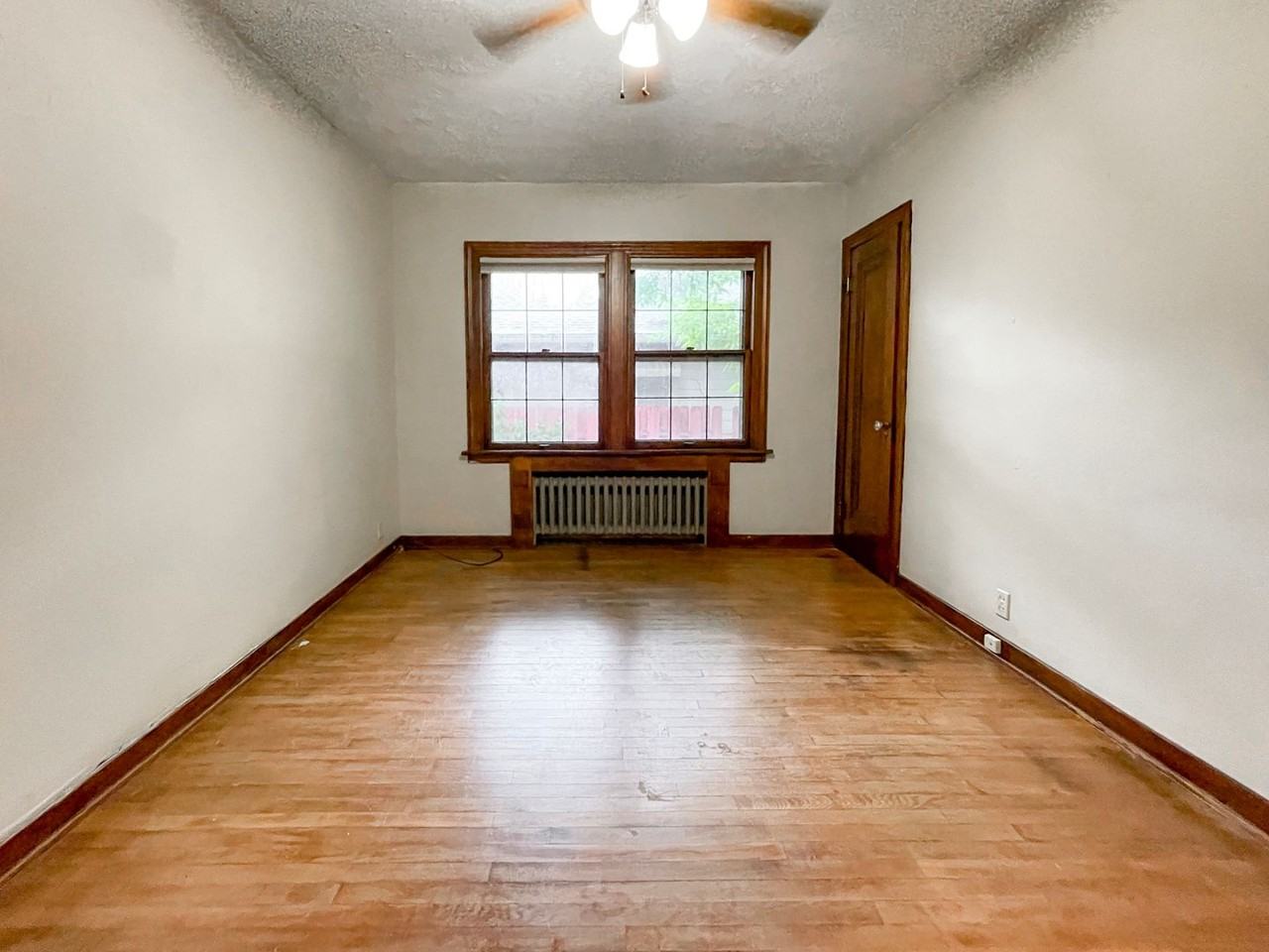712 W University Ave - Photo 7 of 45