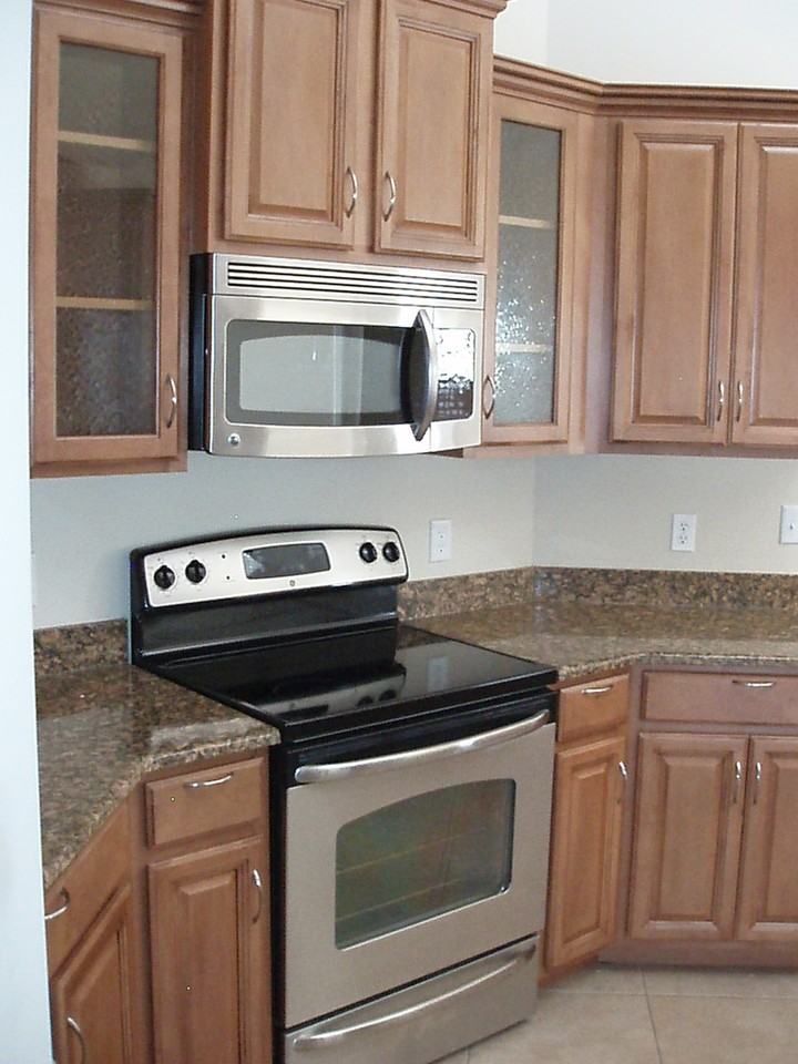 7941 Sw 88th St - Photo 3 of 8