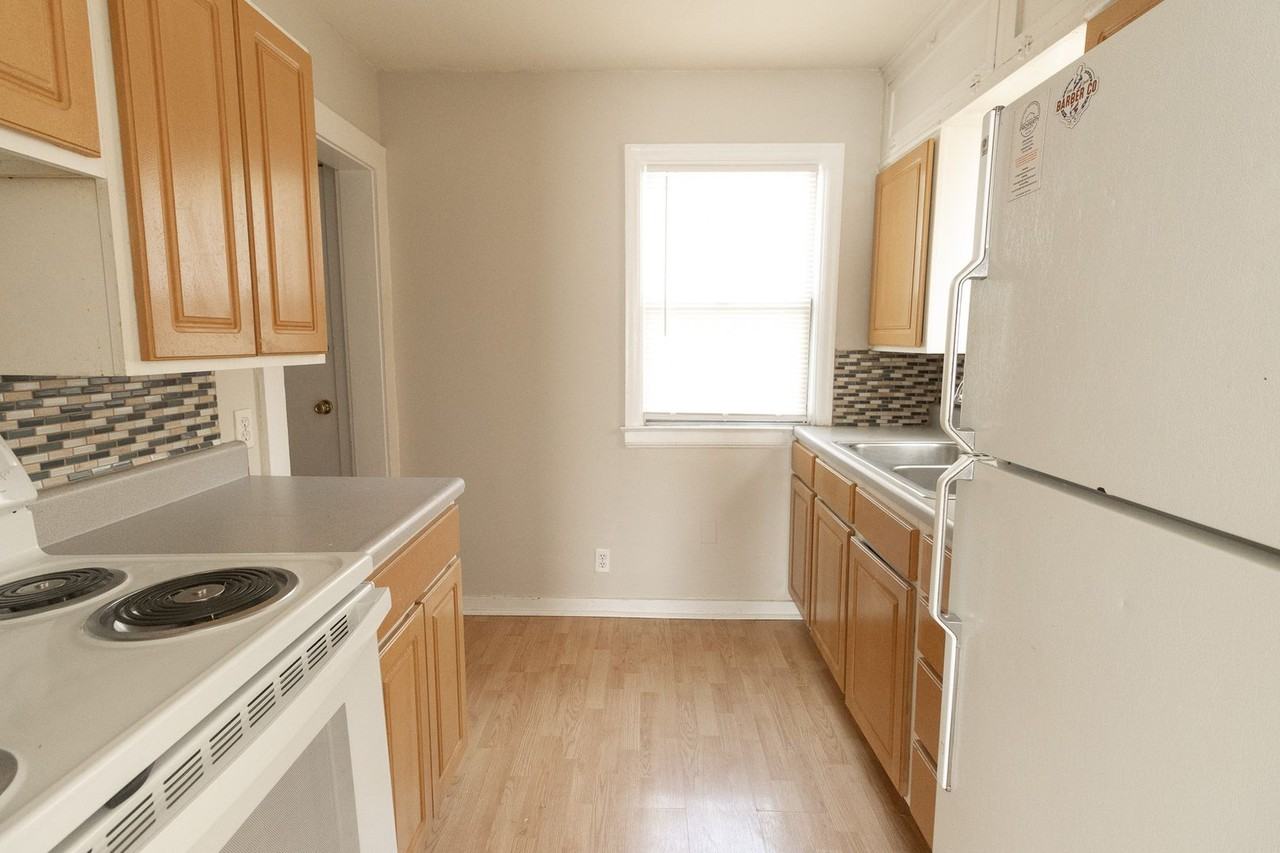 207 Waugh St - Photo 3 of 22