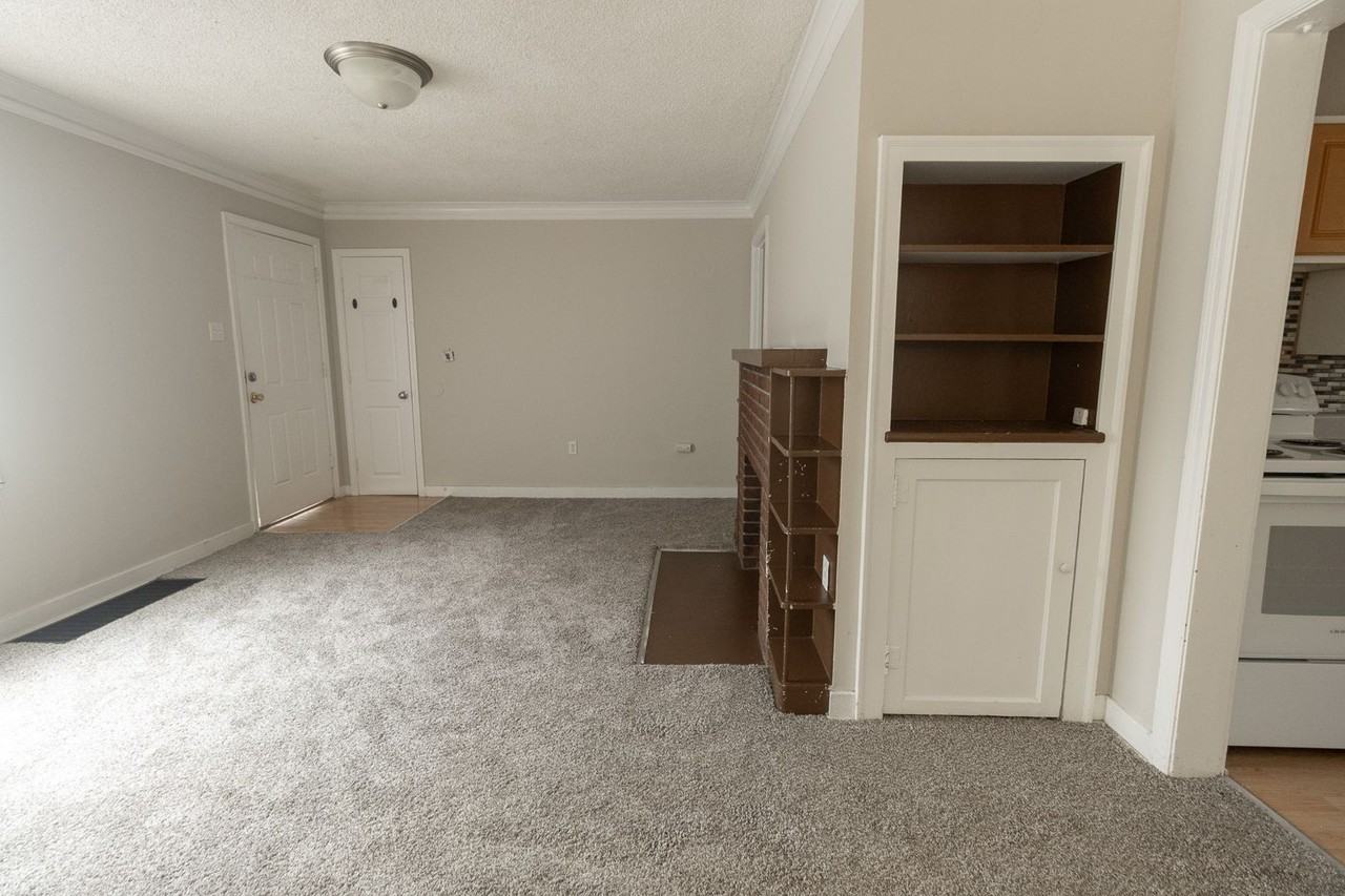 207 Waugh St - Photo 6 of 22