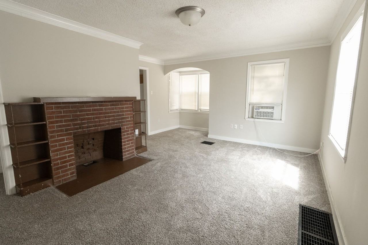 207 Waugh St - Photo 7 of 22