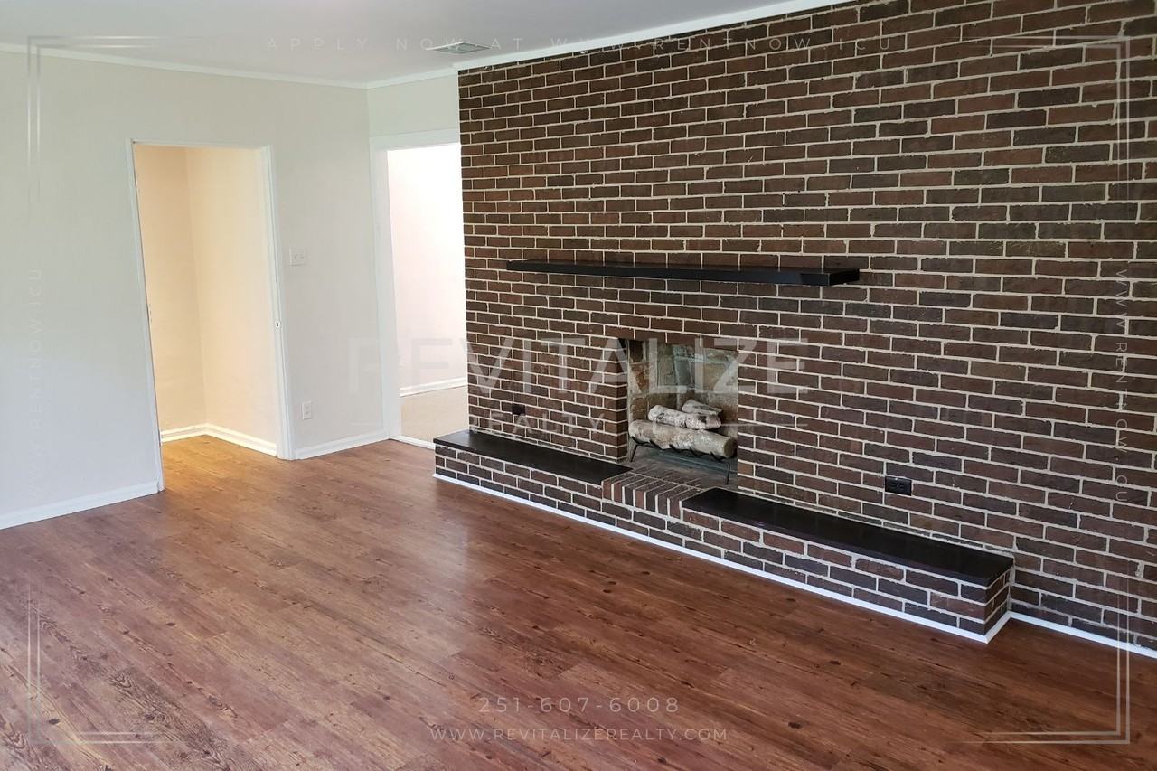 3228 Greenleaf Ct - Photo 2 of 13