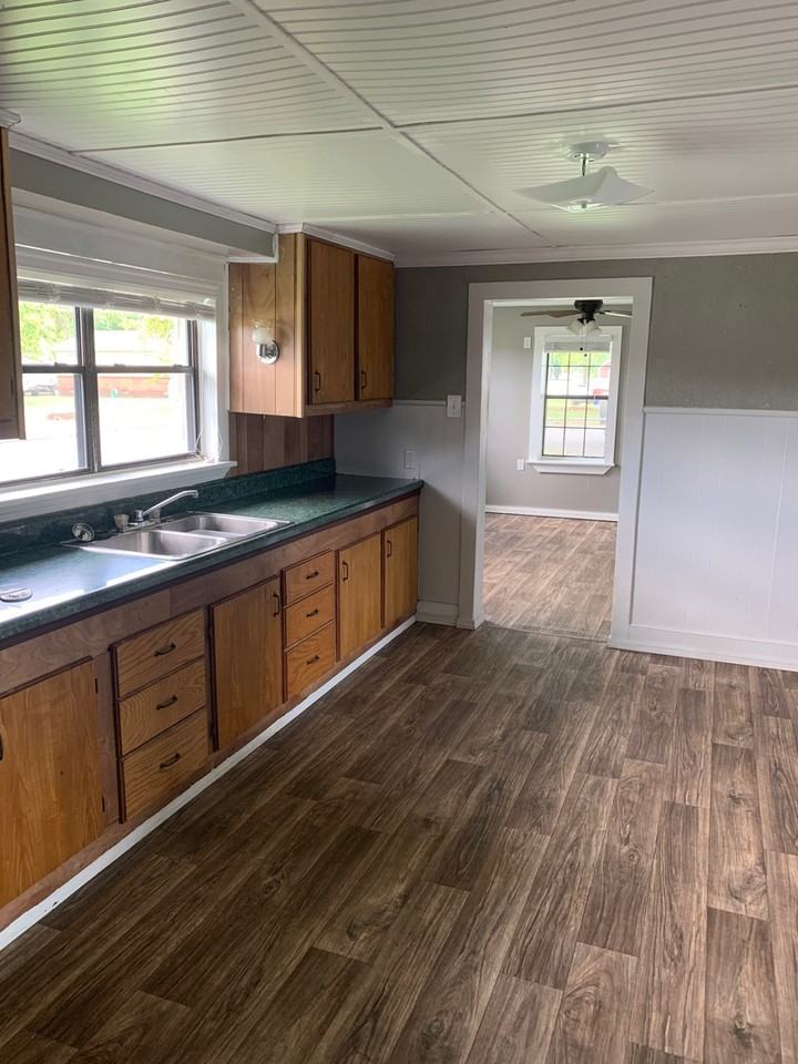 5100 S 33rd St - Photo 3 of 9