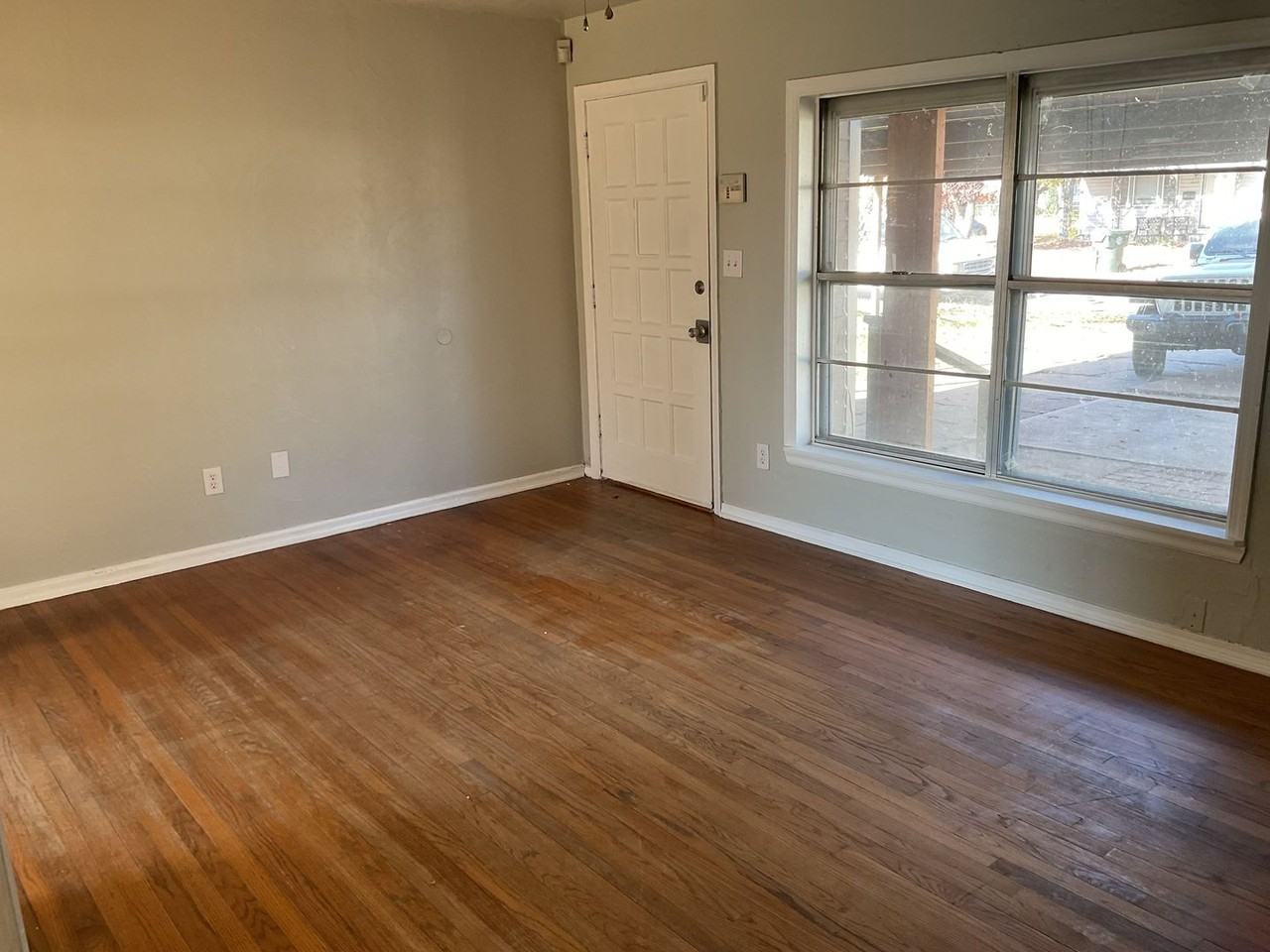 604 Foster Pl - Photo 4 of 5