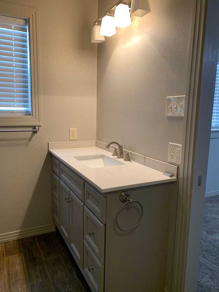 2614 42nd St - Photo 2 of 11