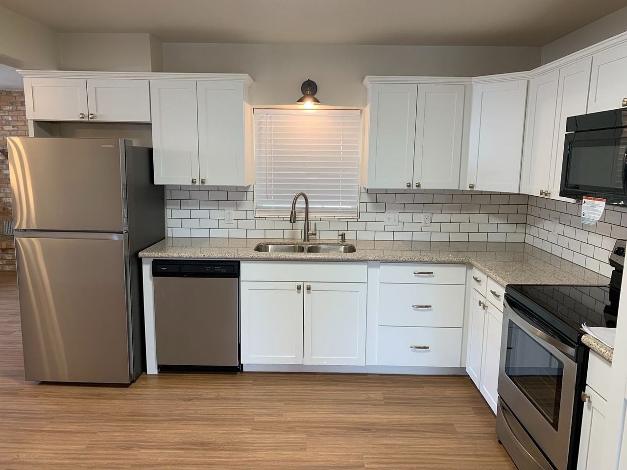 2614 42nd St - Photo 4 of 11