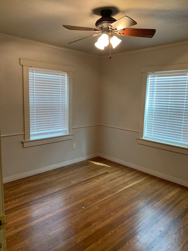 2614 42nd St - Photo 6 of 11