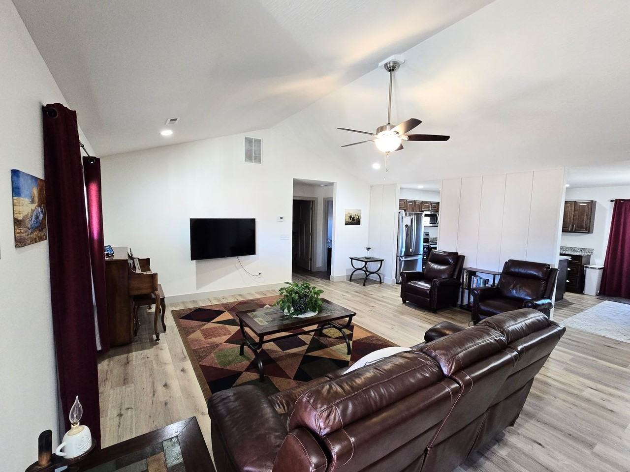 158 Mesa Dr - Photo 2 of 14