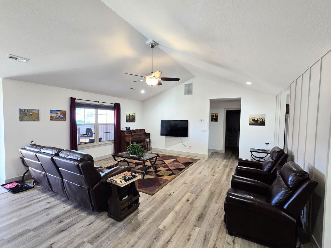 158 Mesa Dr - Photo 3 of 14