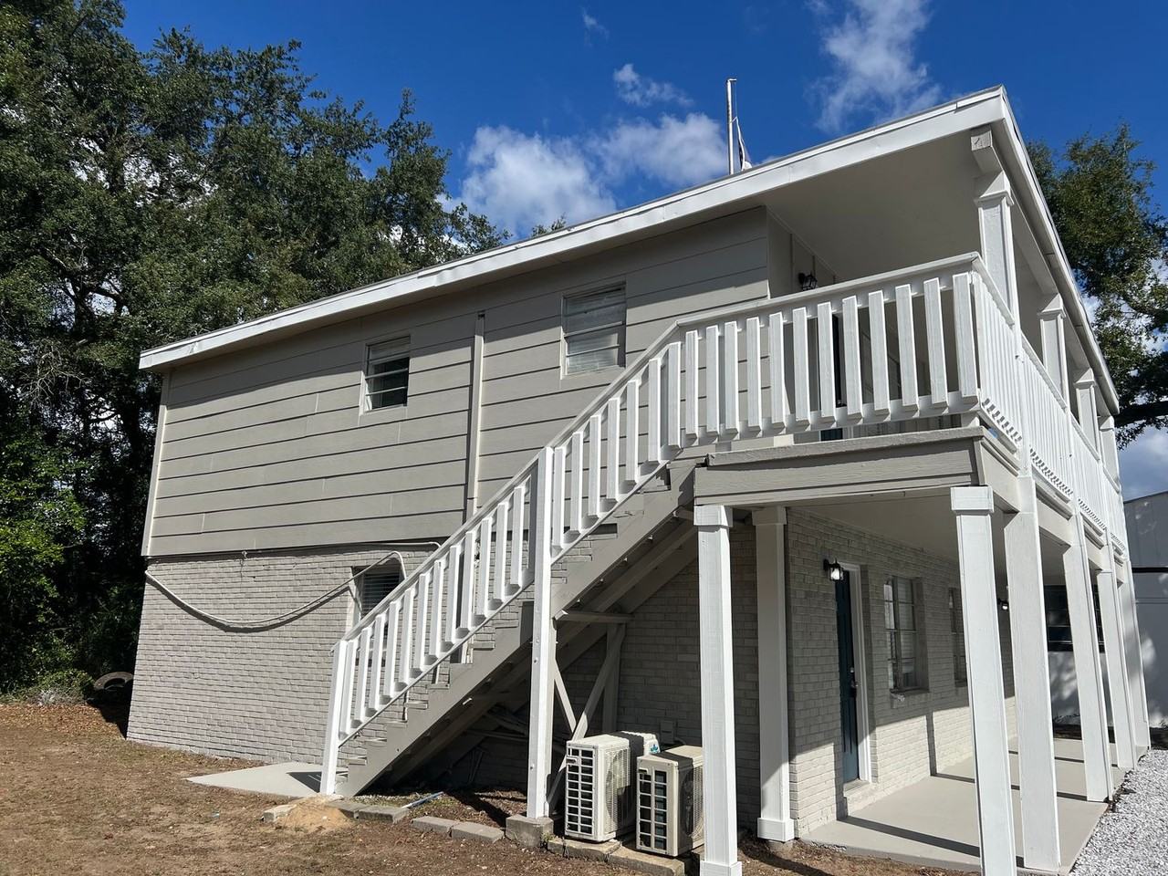 6644 Applegate St - Photo 3 of 13