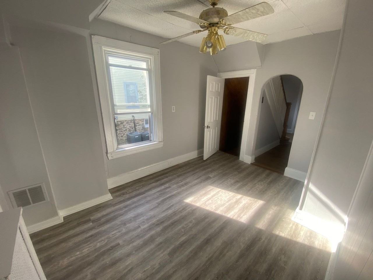 3203 Glen Ave - Photo 2 of 6