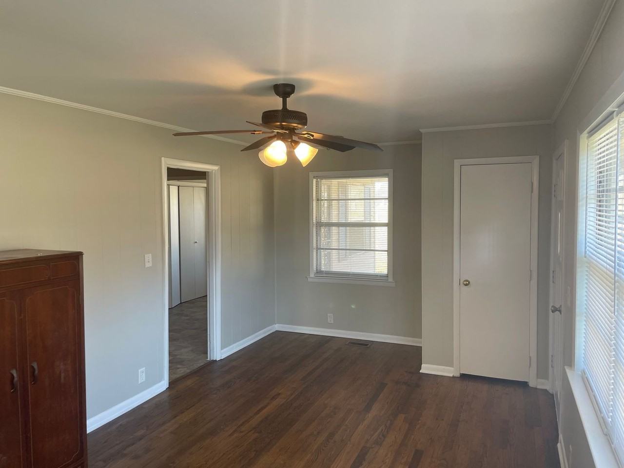 47 Brown St - Photo 3 of 11