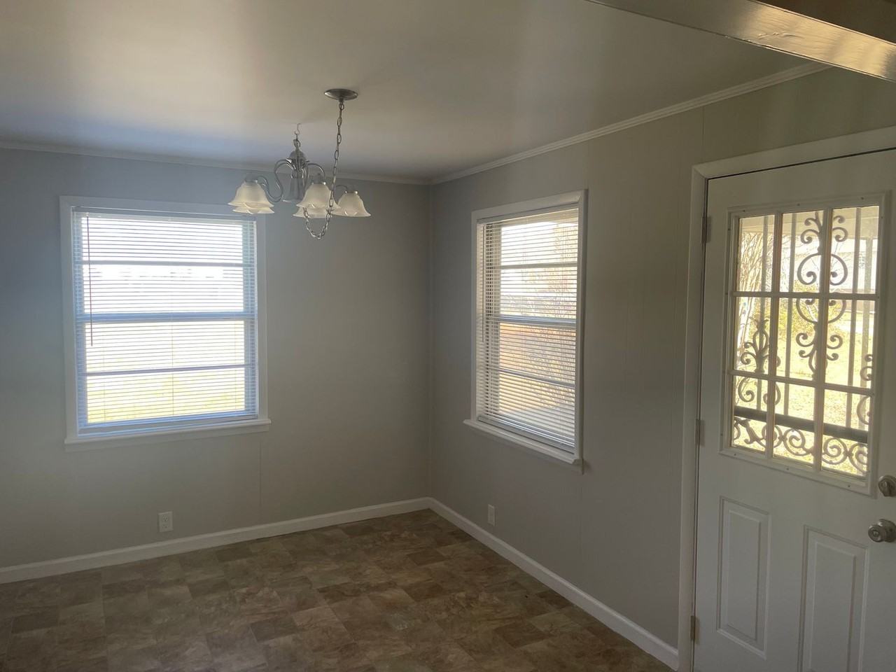 47 Brown St - Photo 5 of 11