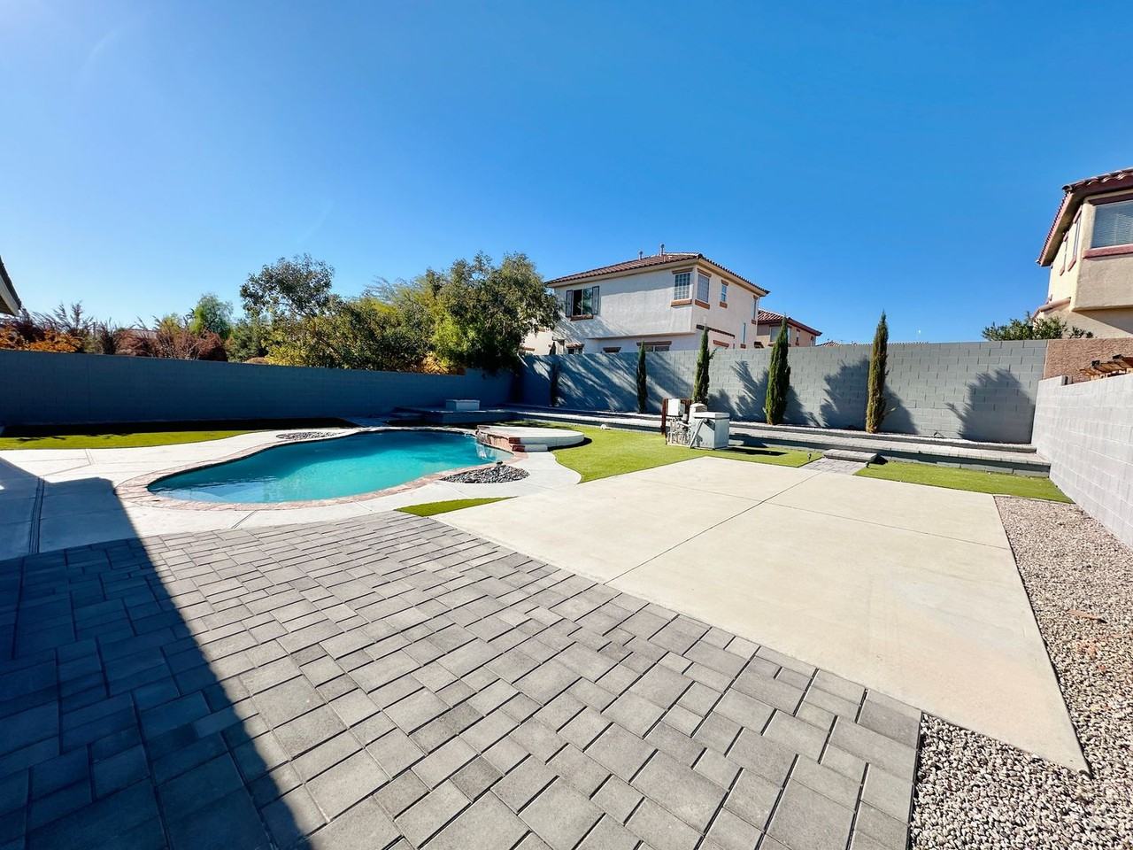 10599 Bonnyhill St - Photo 5 of 34