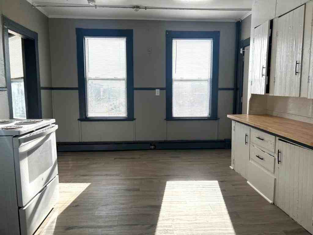 69 Lincoln St - Photo 3 of 15