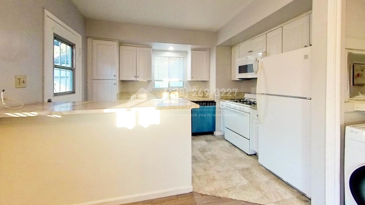 3606 Country Club Dr - Photo 3 of 17