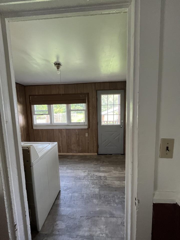 117 E Elmwood Ave - Photo 3 of 11