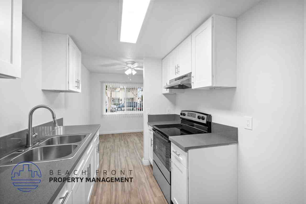 2709 Baker St. - Photo 3 of 13