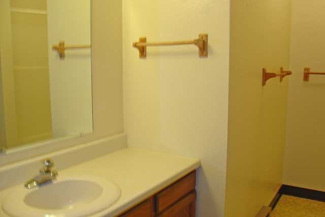 332 Aristocrat Dr - Photo 6 of 7