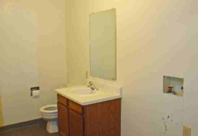 332 Aristocrat Dr - Photo 7 of 7