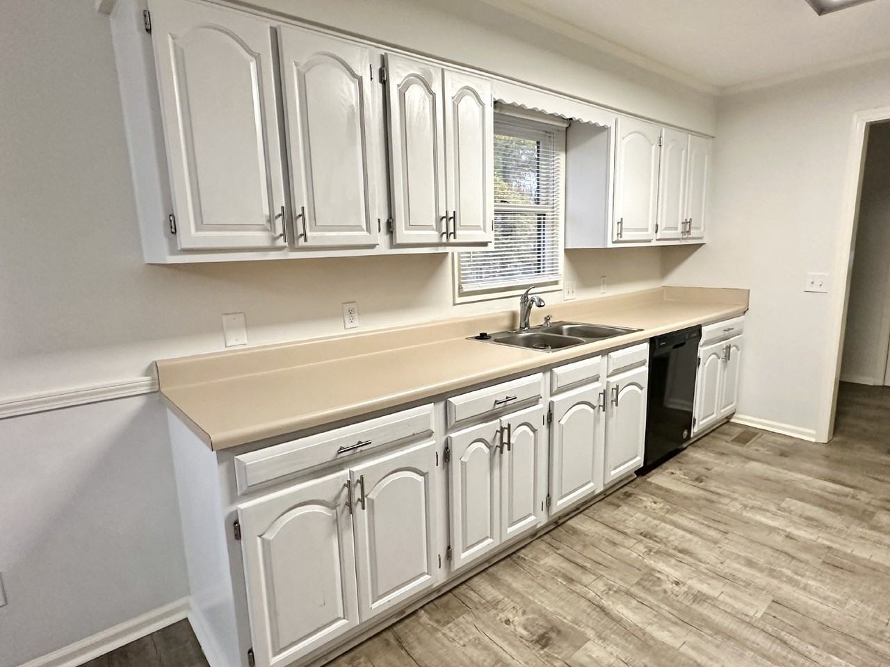 100 Ridgewood Rd - Photo 5 of 11