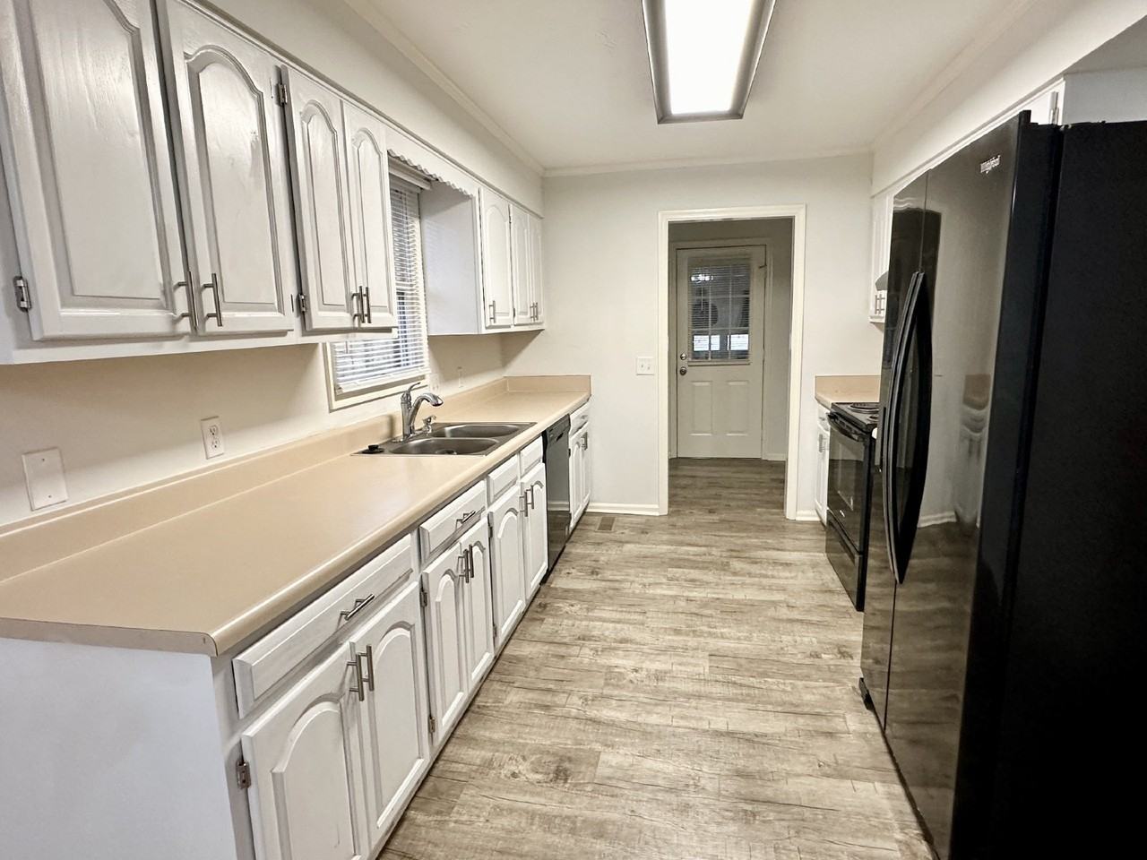 100 Ridgewood Rd - Photo 6 of 11