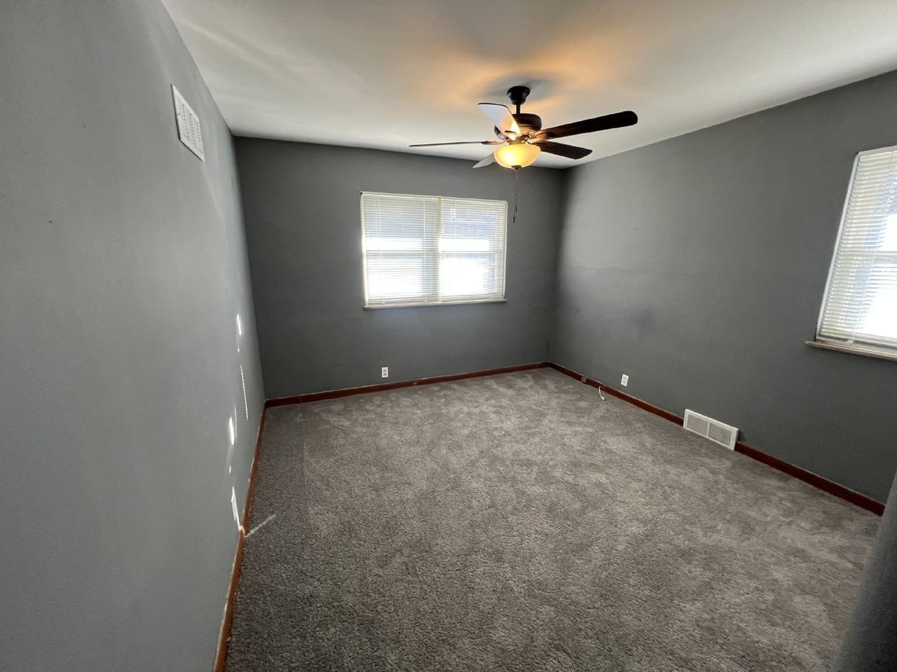 3238 S Compton Ave - Photo 3 of 13