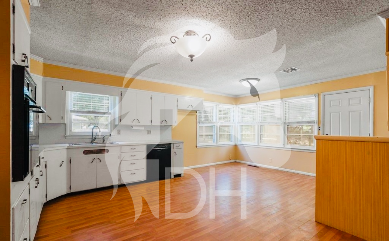 450 North Miller Street - Photo 4 of 26