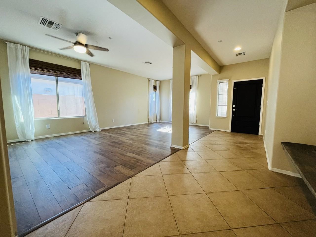 1714 W Medinah Ct - Photo 5 of 28