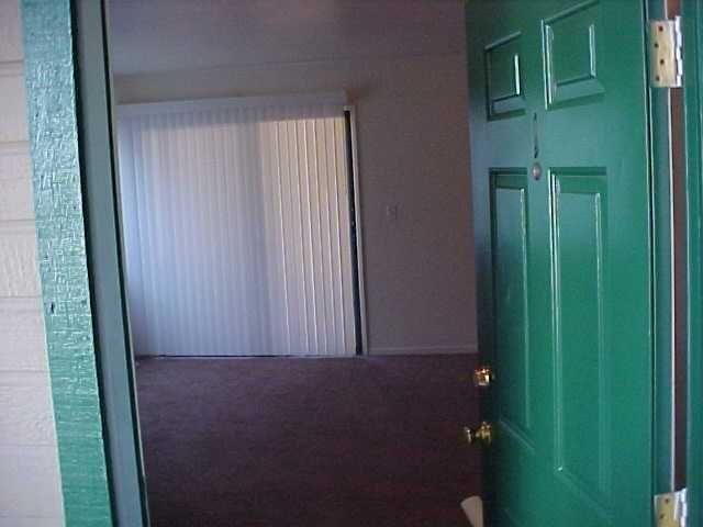 1530 W Main St ##Apt - Photo 3 of 3