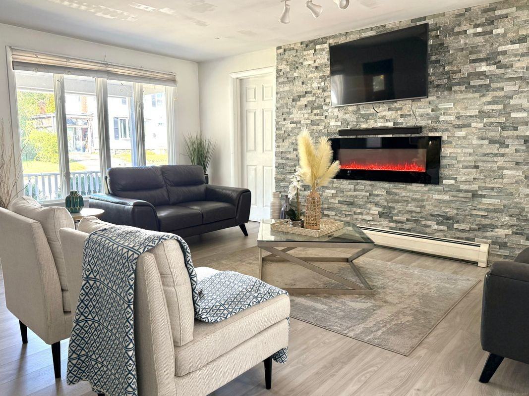 10 Winthrop Ave - Photo 3 of 19