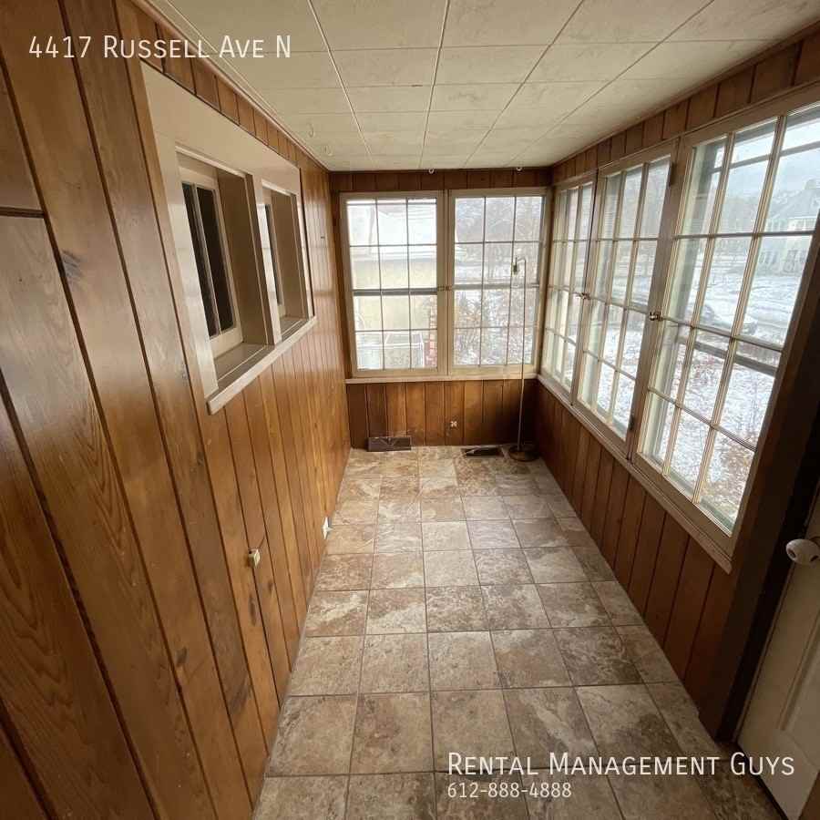 4417 Russell Ave N - Photo 3 of 33