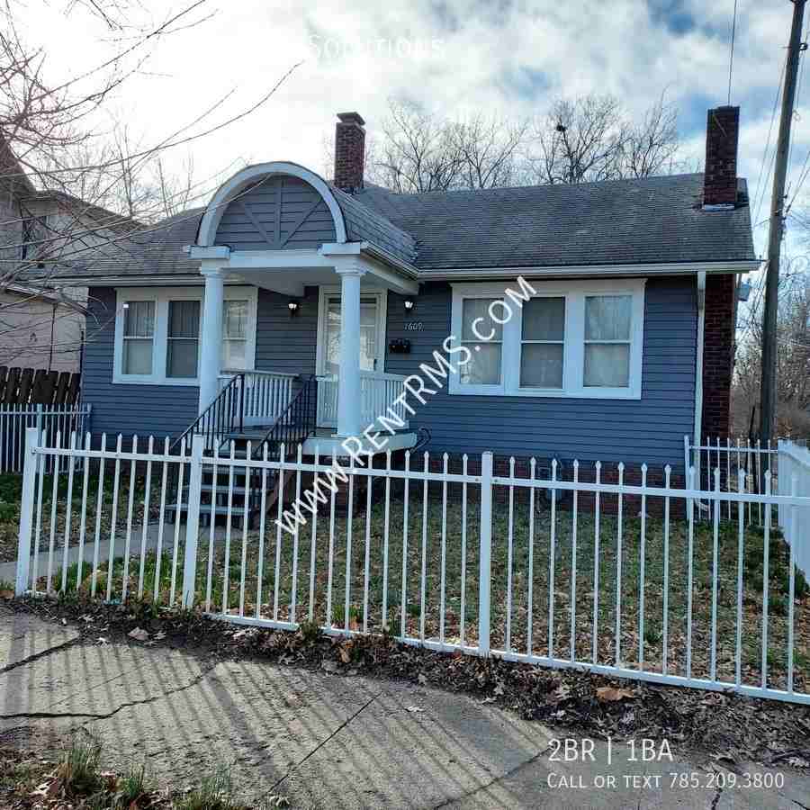 1609 Sw Huntoon St - Photo 3 of 32