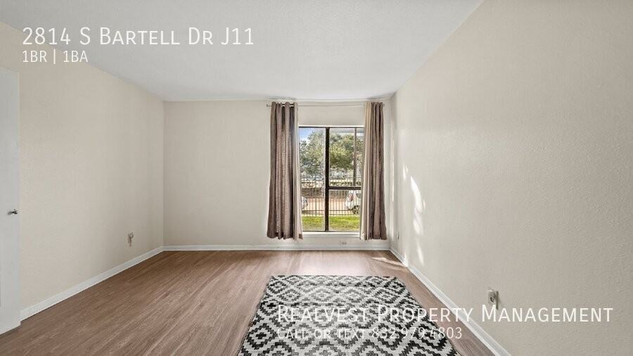 2814 S Bartell Dr Apt J11 - Photo 5 of 9