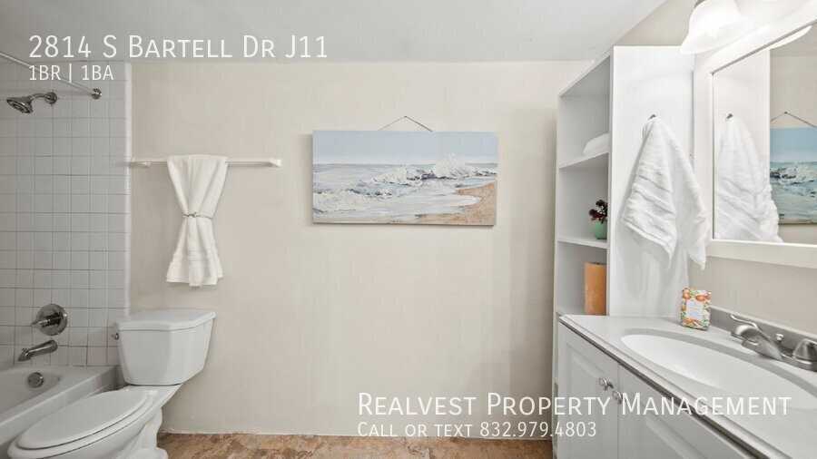 2814 S Bartell Dr Apt J11 - Photo 6 of 9