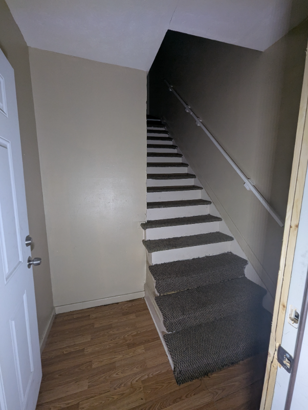 212 Gates Ave #UP - Photo 2 of 7