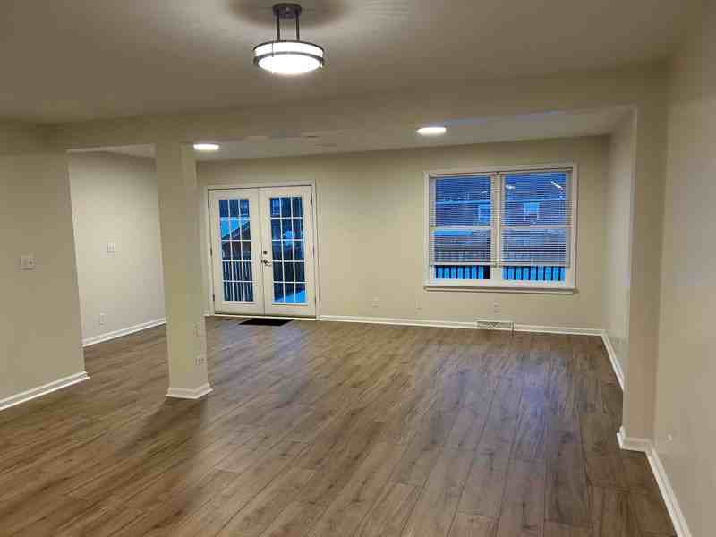 215 Spruce St - Photo 3 of 11