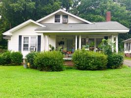 featured image of 912 Lexington Ave