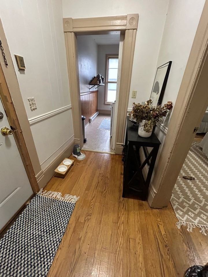 824 Cass St - Photo 3 of 7