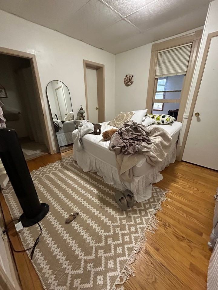 824 Cass St - Photo 4 of 7