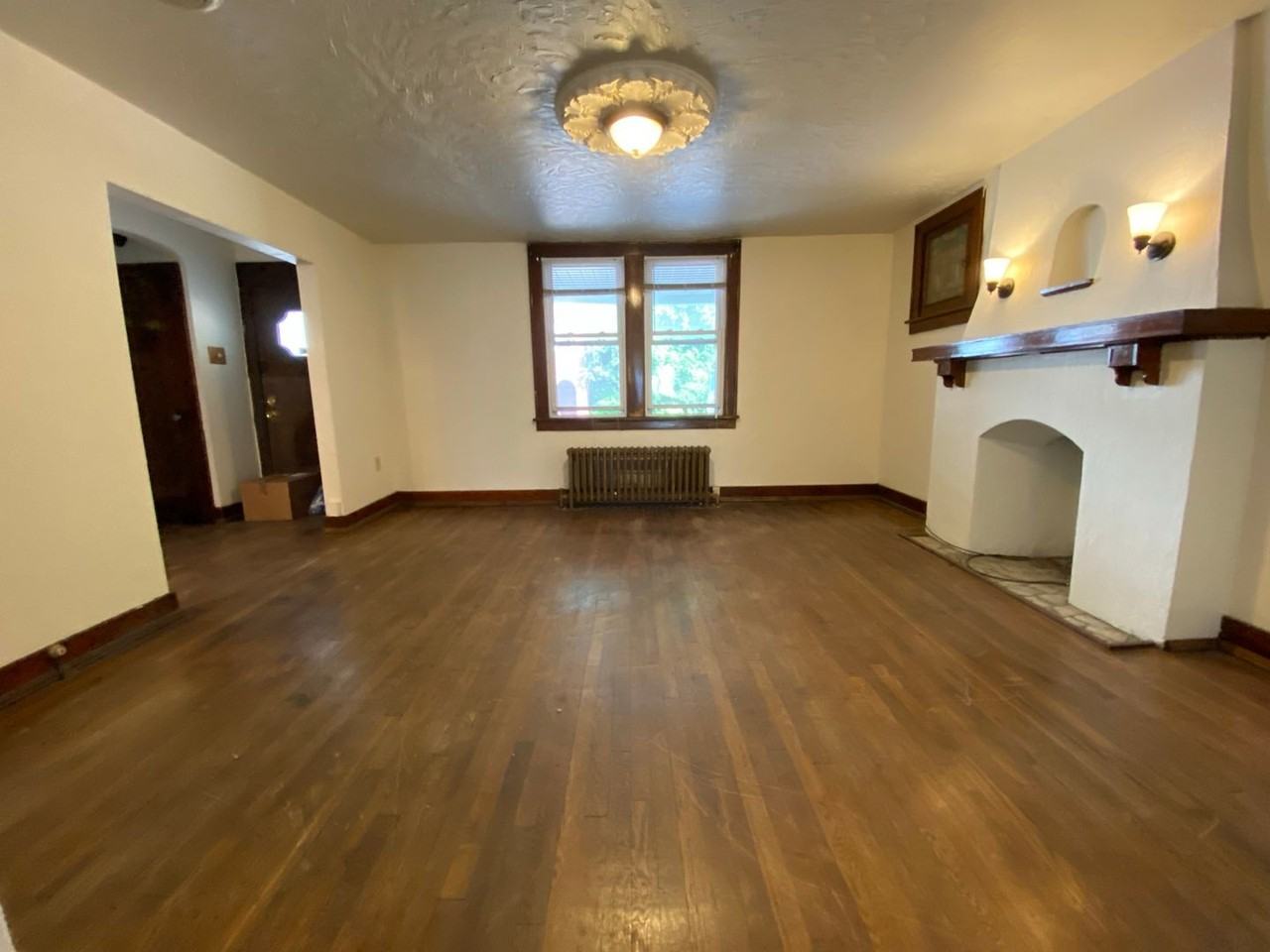 3135 Bates St - Photo 3 of 14