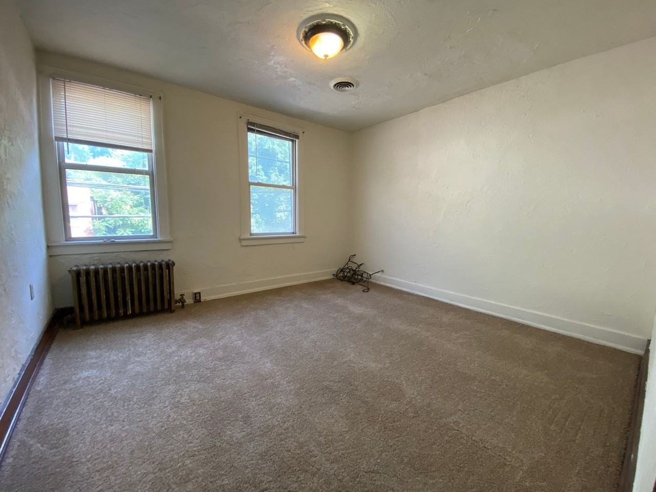 3135 Bates St - Photo 6 of 14