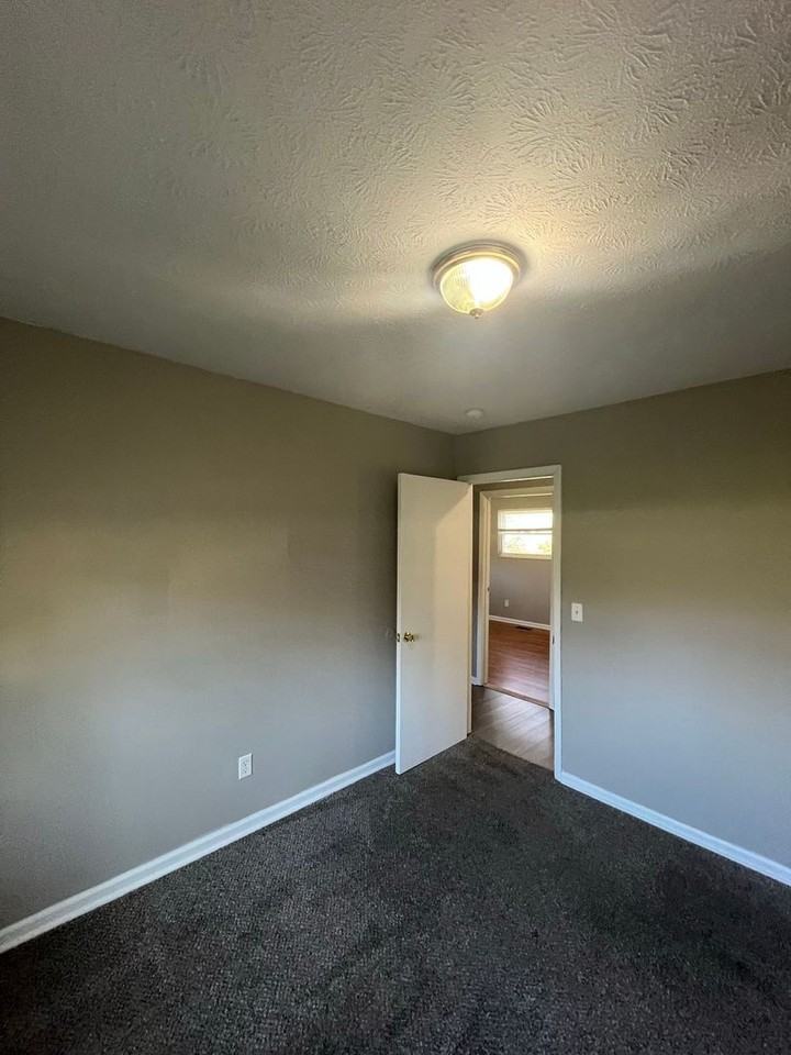 5926 Janice Dr - Photo 3 of 19