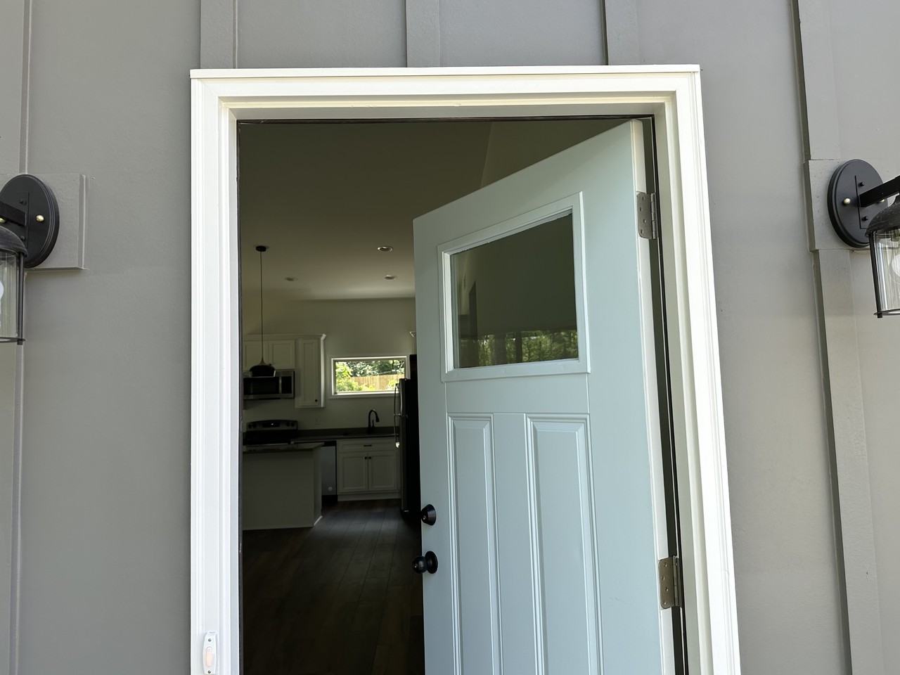 1595 Auburn St #1595 - Photo 4 of 35